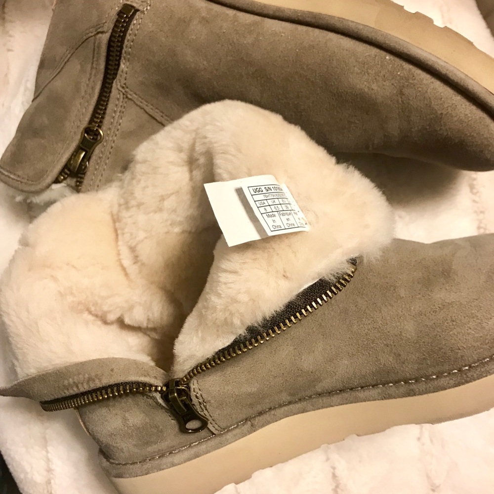 UGGS Excellent condition! - Picture 5 of 8